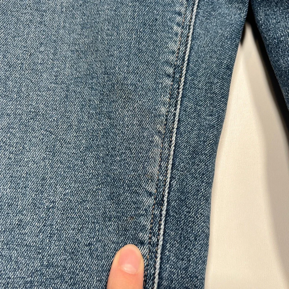 American Eagle High Rise Mom Jeans Stretch Medium Wash 8 Long Slim Leg - Picture 9 of 11